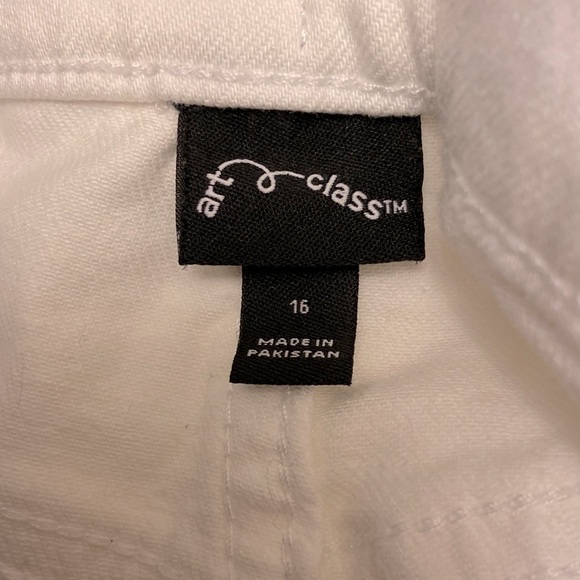 Art Class Girls' Size 16 Distressed Girlfriend High-Rise White Jeans. - Picture 4 of 7